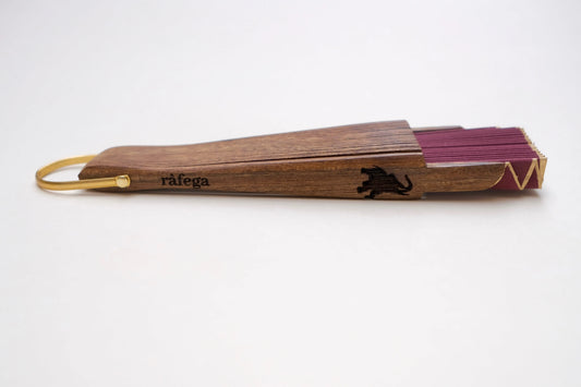 Abanicos-personalizados-artesanía-con-tu-sello-único ràfega